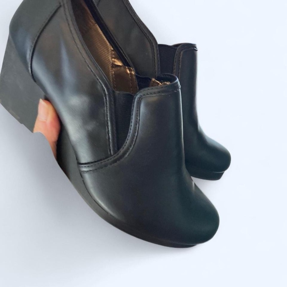 Elegant Black faux Leather Slip on Women's Shoes w wedge heel 8.5 I Love Comfort